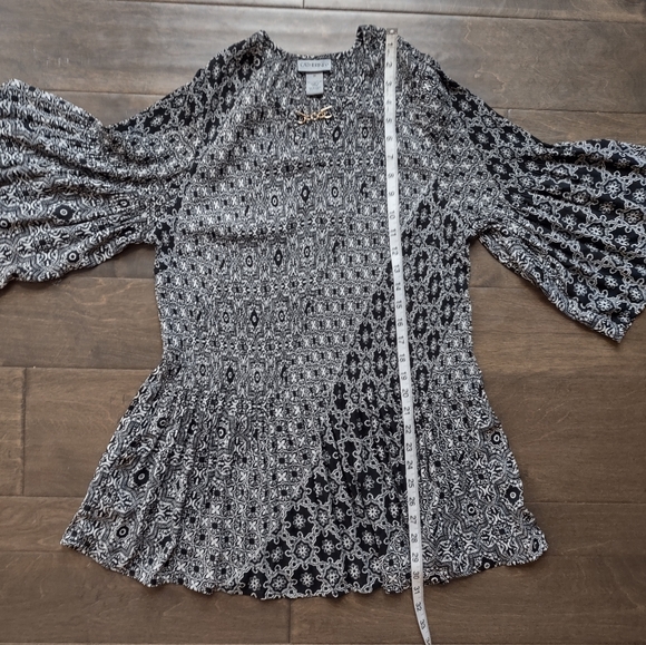 Catherines Smocked Mosaic Print Flutter Sleeve Tunic Top - Picture 11 of 12